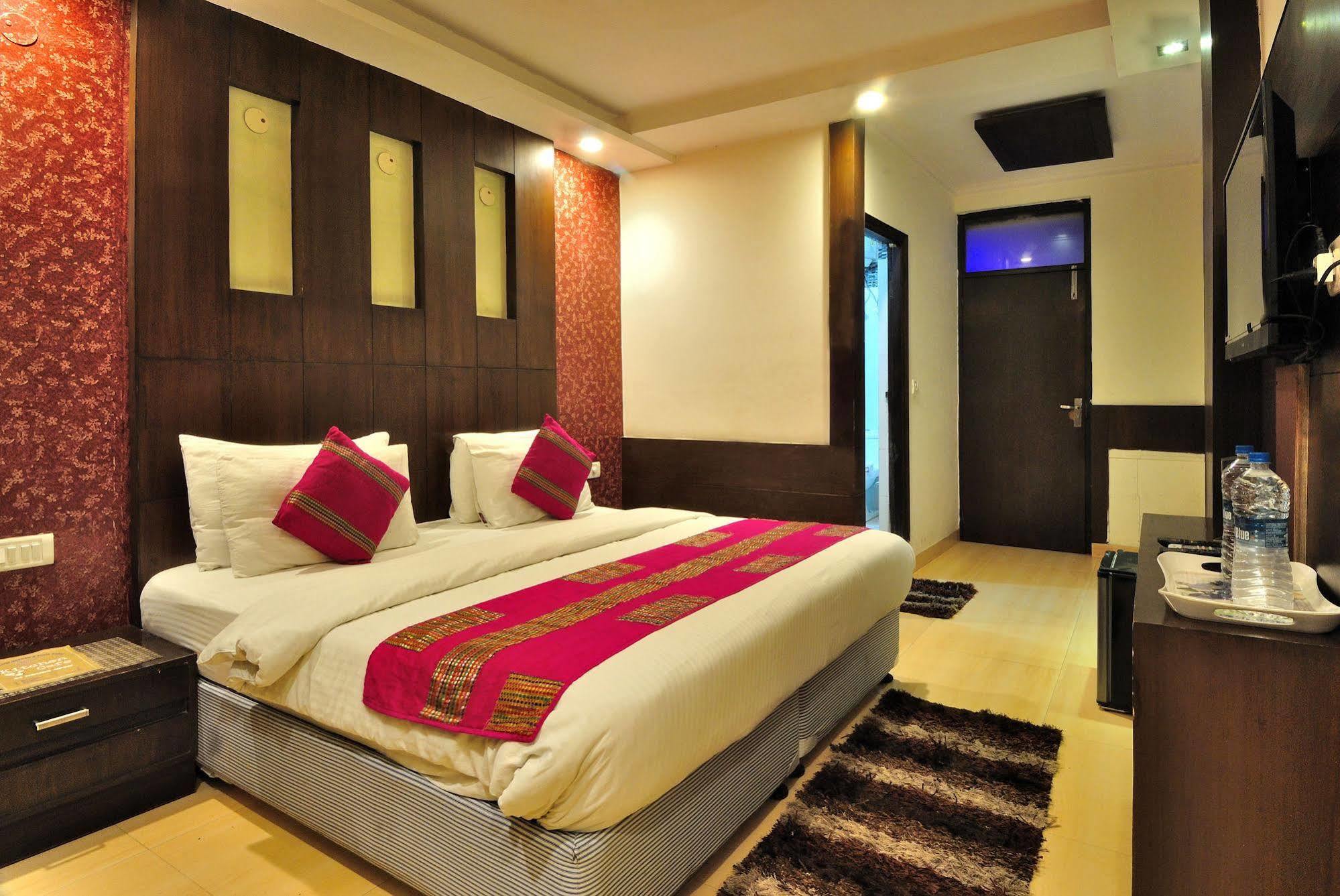 Hotel Shelton New Delhi